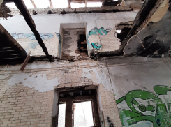 Мэрия продает за 5 миллионов алкопритон и кошмар местных детей на юге Волгограда