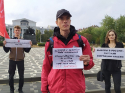 В Волгограде депутат-коммунист гордумы вступился за фуд-корт семьи Владлена Колесникова