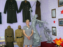 Осужденная создала 3-х метровую бумажную копию скульптуры «Родина-мать зовет!»