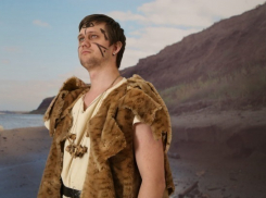 Первобытный человек подготовился ко встрече с любопытными на юге Волгограда