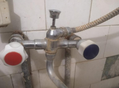 Жителям 200 домов в Волгограде на третьи сутки вернули воду