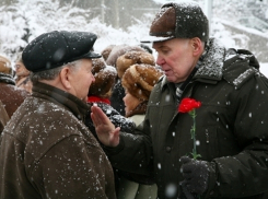 Открытку от губернатора и 1000 рублей получат участники Сталинградской битвы к знаменательной дате