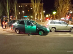 Тройное ДТП в центре Волгограда: пострадала пассажирка «Приоры»