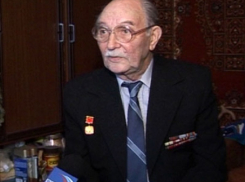 Волгоградцы проводят в последний путь режиссера и участника Сталинградской битвы Геннадия Васильева 