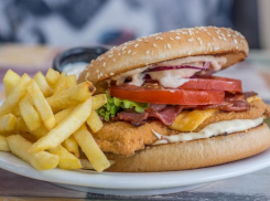 Названа сумма среднего чека в Волгограде за фастфуд