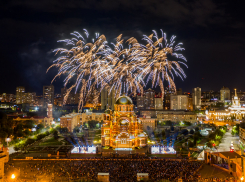 Люди не пришли: шоу в честь открытия собора в Волгограде вызвало неоднозначную реакцию