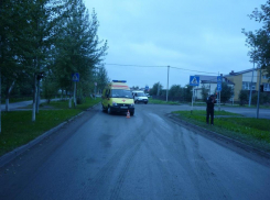 Под Волгоградом водитель сбил двух 15-летних школьниц и скрылся 