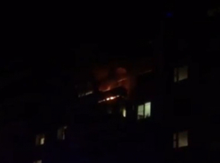 Подожженная хозяином квартира волгоградца попала на видео