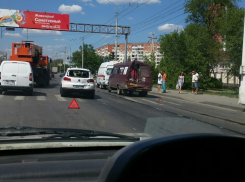 В Волгограде водитель грузовика протаранил маршрутку №6«А»