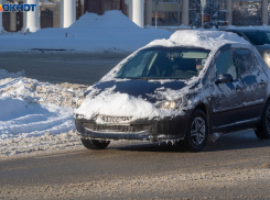 Пасмурно и снежные зерна: с какой погодой встретит Волгоград весну 
