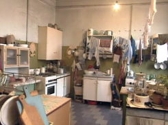 Под Волгоградом соседи по коммуналке отняли у инвалида комнату