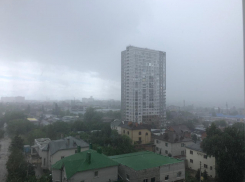 На Волгоград обрушился ливень