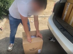 ФСБ перехватила волгоградца на набитой контрафактом и деньгами машине — видео 