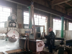 В мэрии Волгограда отчитались о судьбе гранитных парапетов с Невской