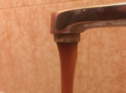 «Coca-Cola» льется вместо холодной воды в квартирах волгоградцев