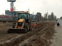 Масштабный ремонт начали дорожники Волгограда на улице Домостроителей