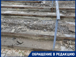 Единственную лестницу к школе на севере Волгограда растащили по частям