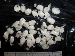 На юге Волгограда у женщины изъяли 37 тысяч доз наркотика