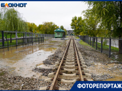 В Волгограде из-за коммунального ЧП затопило детскую железную дорогу: фото
