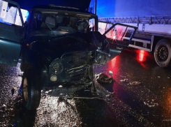 Ребенок и пять взрослых попали в больницу после массового ДТП в Волгоградской области 