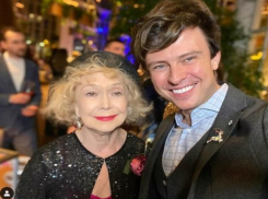 «Она тебе не по зубам»: поклонники раскритиковали Шаляпина в компании со Светланой Немоляевой 