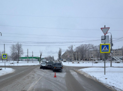 Двое детей пострадали в столкновении трех авто в Волгограде 