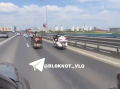 70 байков промчались в День Победы через Волгоград – видео