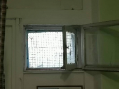 Волгоградский облздрав объяснил «запечатанные» в ковидариях окна 
