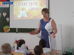 Большинство опрошенных волгоградцев высказались за 100-тысячную зарплату для учителей