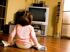 Под Волгоградом двухлетнюю девочку покалечил телевизор 