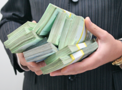 В Волгограде мужчина похитил из офиса экспресс-кредитования 48 тысяч