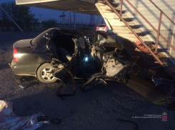 Водитель на Hyundai протаранил пост ДПС в Волжском: есть погибшие