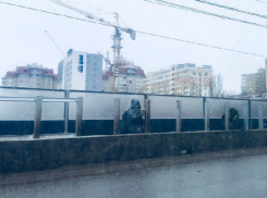 Волгоградцы дождались защитных экранов на Комсомольском путепроводе