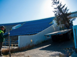 В Волгограде строительство стадиона «Победа» обсудили прямо на стройплощадке