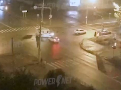Инкассаторская машина перевернулась под Волгоградом — видео 