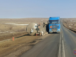 Движение заблокировано на трассе Волгоград — Саратов
