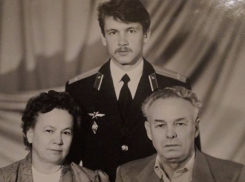 Маму погибшего в авиакатастрофе над Египтом командира самолета выписали из больницы