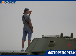 «Идет что-то жуткое, будем прятаться»: пыльный шторм накрыл Волгоград 