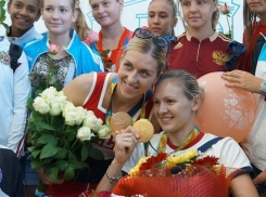 Олимпийские чемпионки Анна Седойкина и Ольга Акопян приземлились в аэропорту Волгограда