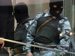 Центральный рынок Волгограда заблокировали бойцы ОМОН