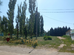 «Оставили полисорб и уголь»: родители воспитанников лагеря «Солнечный» в Камышине забирают детей