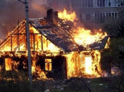 При пожаре в Волгограде были эвакуированы 3 человека