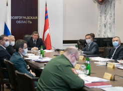 Волгоградский губернатор поручил усилить карантинные меры в новогодние праздники 