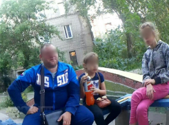 СК отказался проверять пойманного в обнимку с маленькой девочкой волгоградца