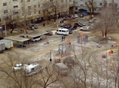 На детской площадке Волгограда найден мертвый мужчина