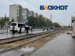 На не спасающие от дождя остановки пожаловались волгоградцы