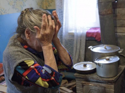 В Волгограде три аферистки под видом соцработников украли у пенсионерки полмиллиона рублей