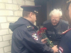 В Волгограде руководители служб Главка поздравили с Днем полиции пенсионеров МВД