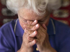 Женщина-таксист в Волгограде спасла пенсионерку от мошенников