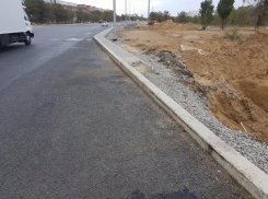 В Волгограде гражданский активист обнаружил «пьяный» бордюр